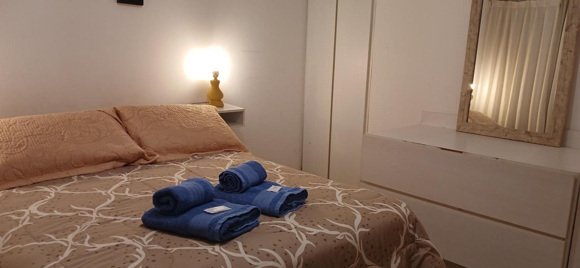 Apartment Departamentos Saavedra Dtos 1y2 *